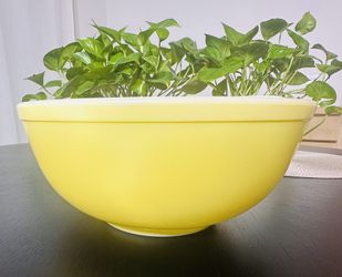 Pyrex Primary Colors Yellow Bowl