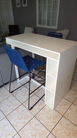 CB2 High Gloss Lacquer Raised breakfast bar/desk with 2 stool chairs