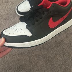 Air Jordan 1 Low (Size 10)