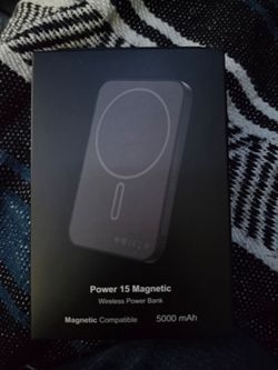 Magnetic powerbank