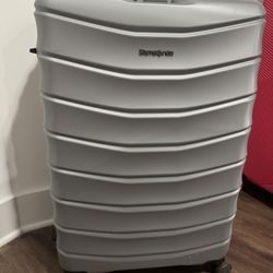 Samsonite Medium Suit Case