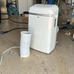 Portable AC Unit (14,000 BTU)