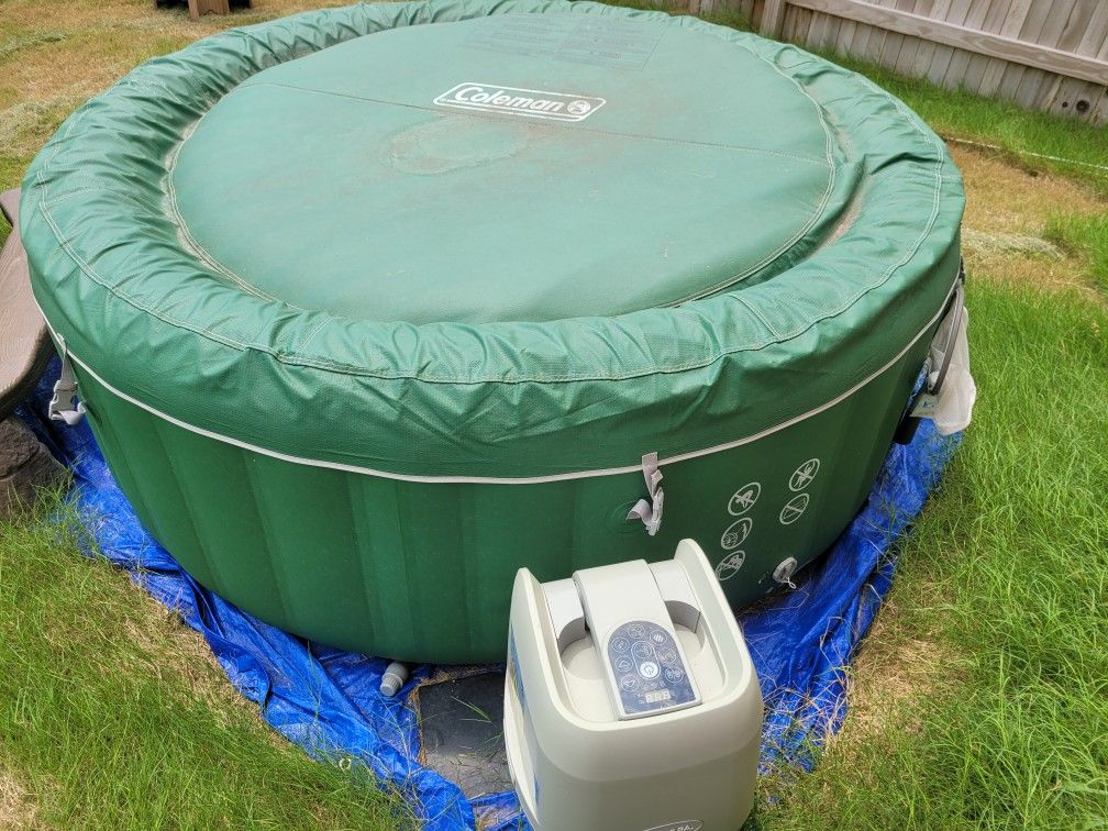 Hot Tub Coleman 6 Persons Saluspa Must Sell Today!!!