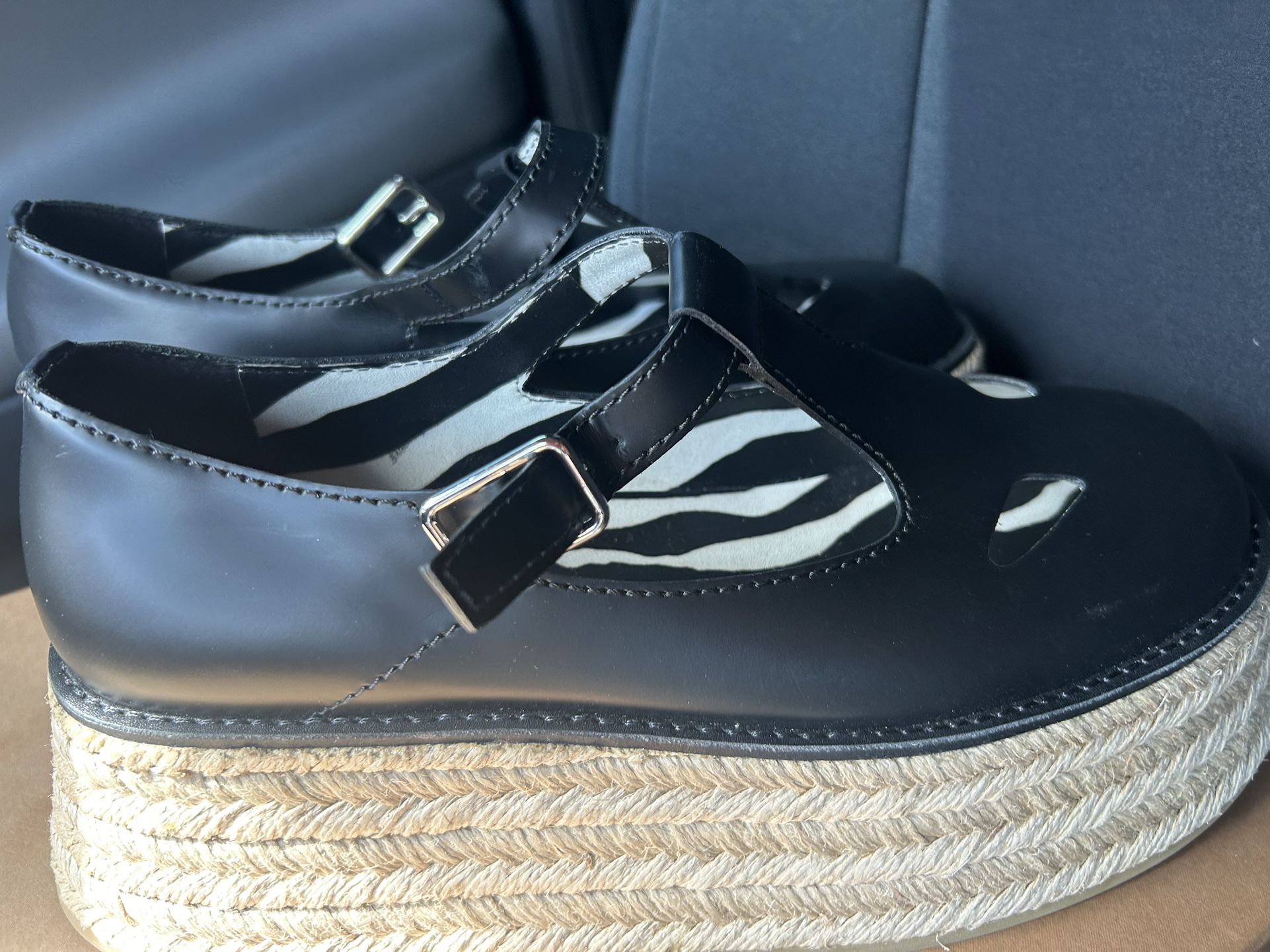 New Burberry Wedge 38.5