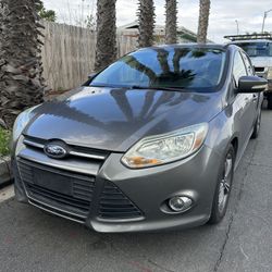 Ford Focus SE Hatchback