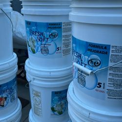 5 Gallon Dish Soap And Laundry Detergent 