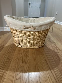 Wicker Laundry Basket with Removable & Washable Liner 