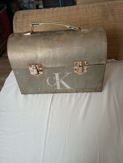 Old lunch box cash only