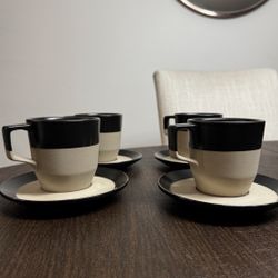 Set Of 4 Coffee Cups And Saucers 