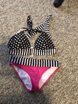 Medium/Large women’s bathing suit