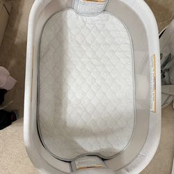Graco DreamMore Bedside Bassinet