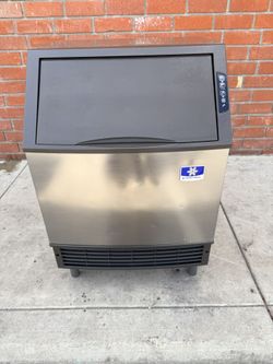 Manitowoc Ice UDF0190A 26"W Full Cube NEO Undercounter Ice Machine - 198 lbs/day, Air Cooled