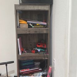 Book Shelf In Great Conditions 