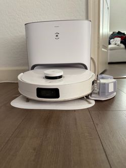Robot vacuum and mop