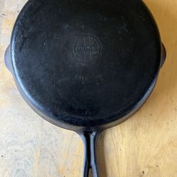 Griswold Cast Iron No. 9