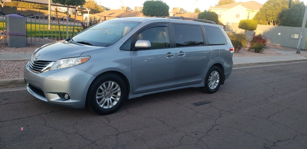 2011 Toyota Sienna
