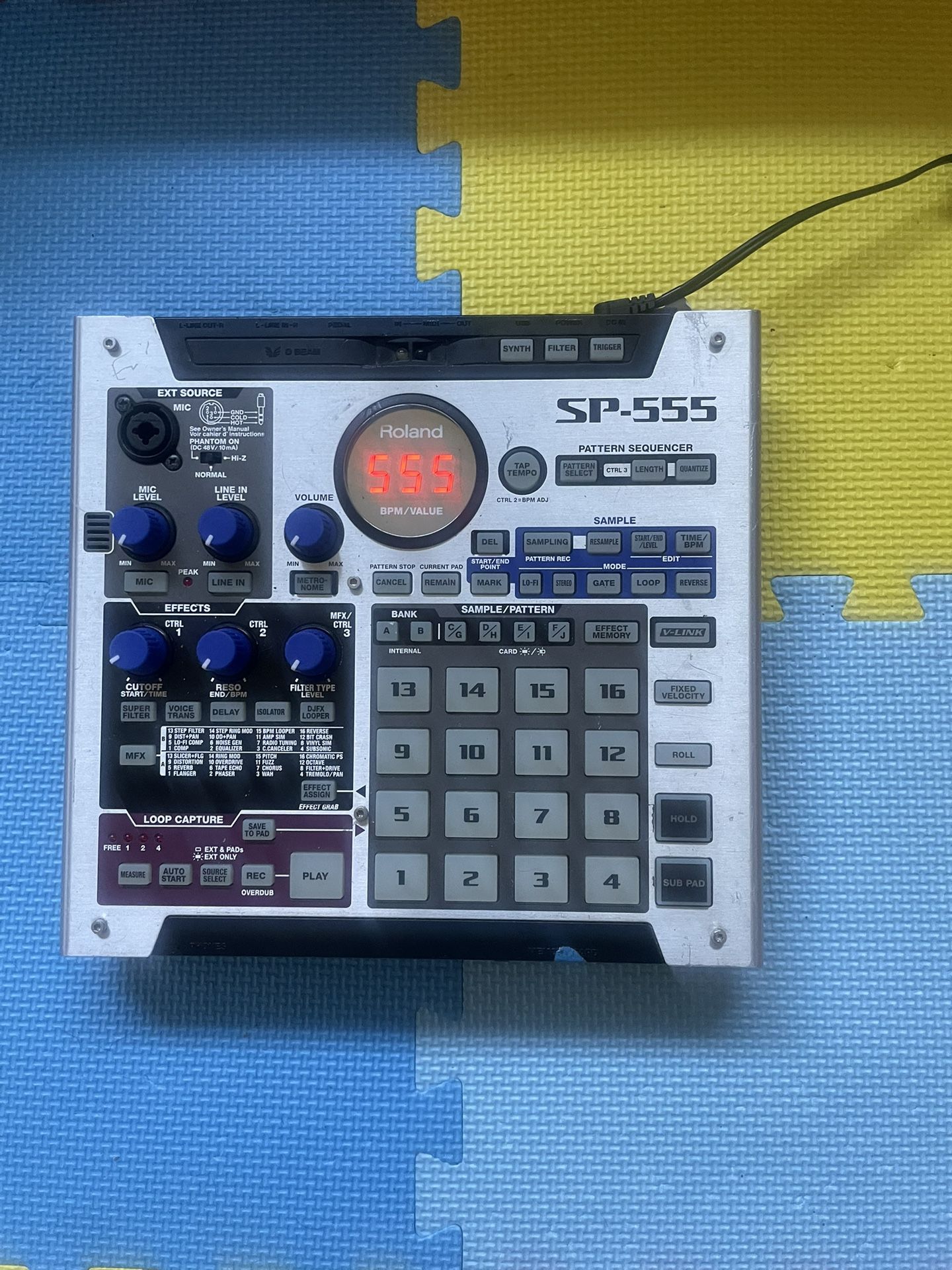 Roland SP-555 Sampler 2000s - Gray