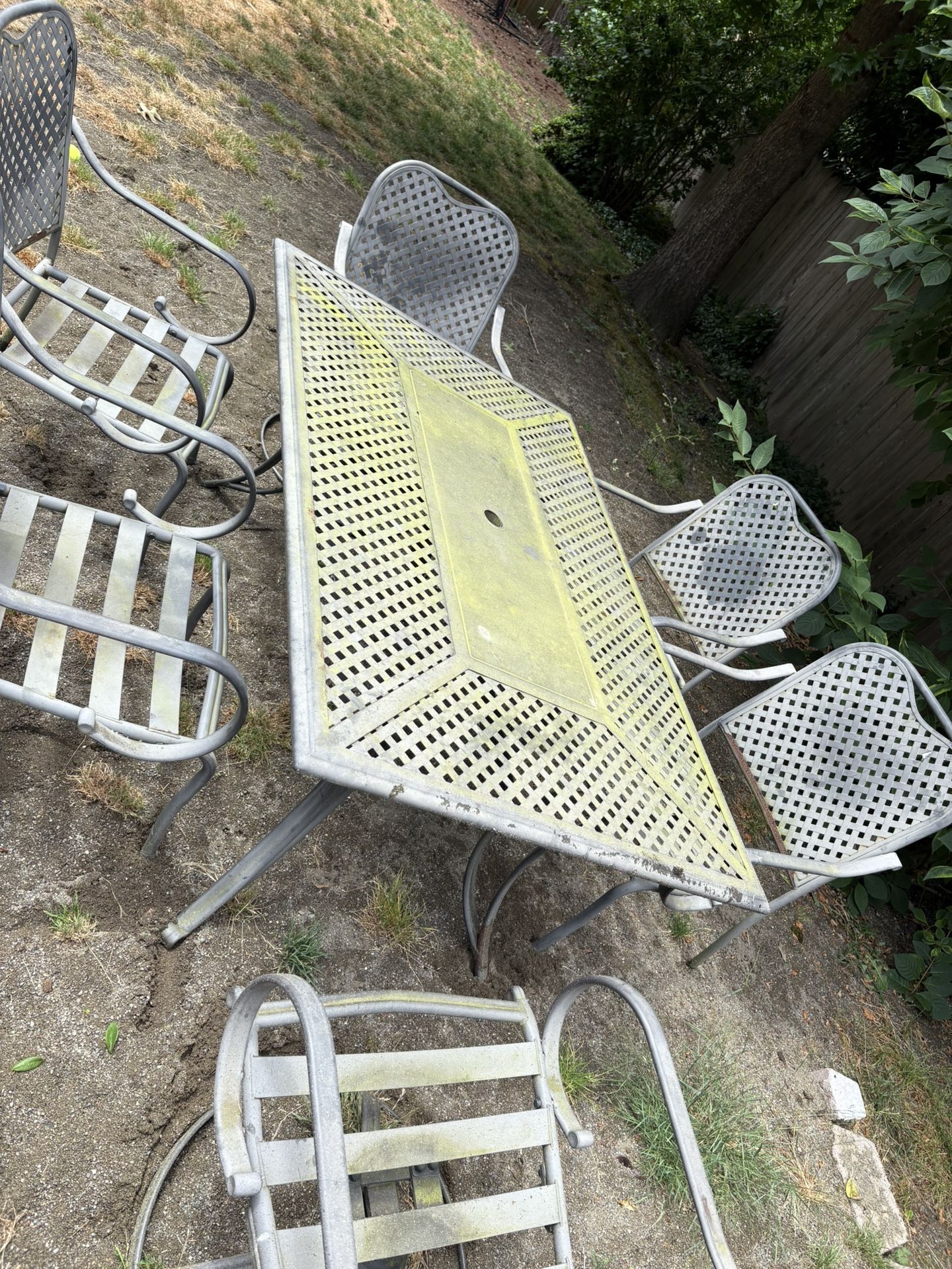 Free Scrap Metal. Could Be Cleaned Up Or Scrapped