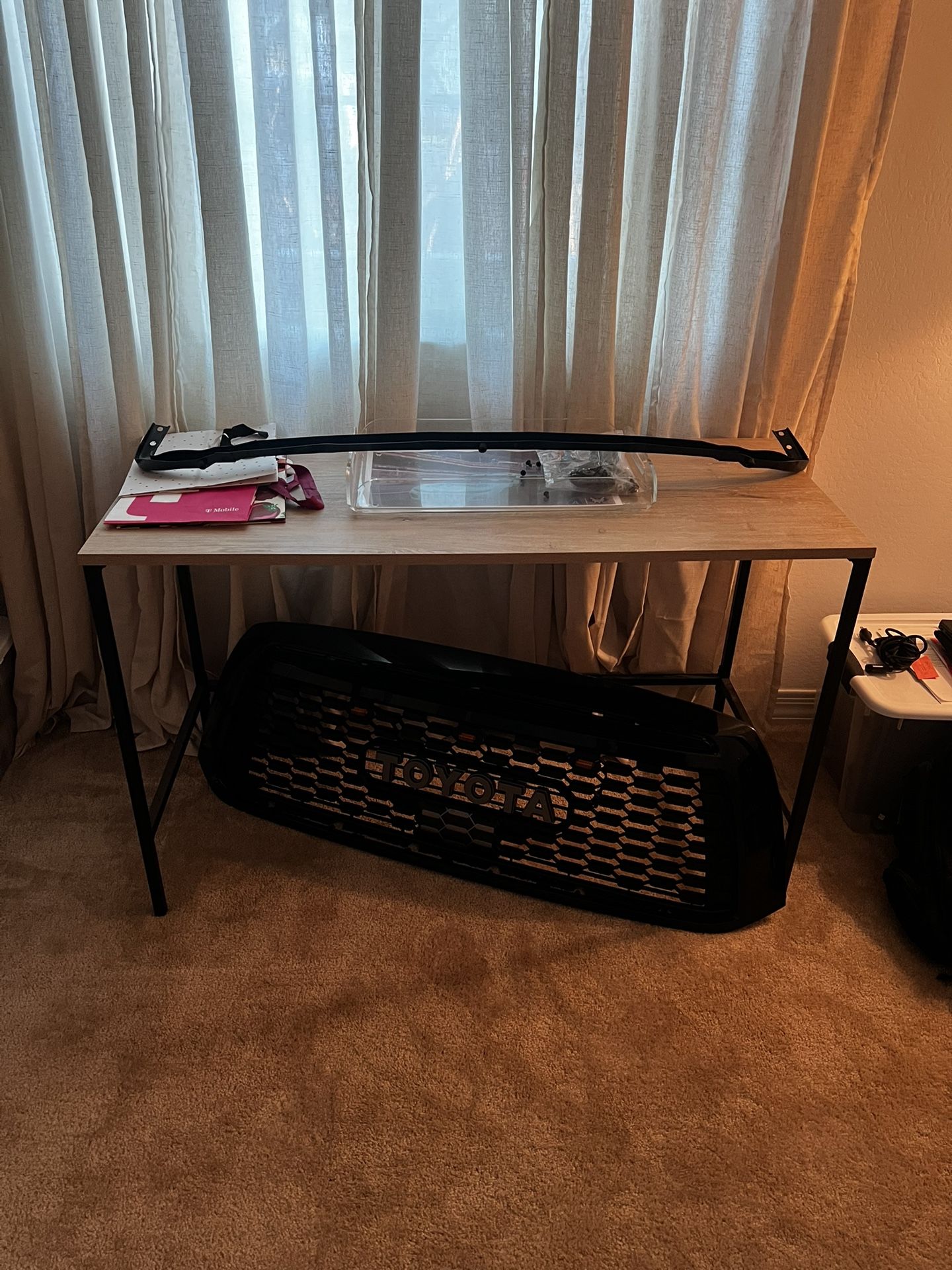 Table / Desk