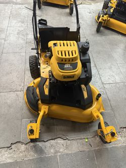Dewalt 28” Commercial Gas Lawnmower 