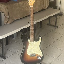 Squier Stratocaster SX Vintage Series Custom Handmade Electric Guitar + Rouge 22w Guitar Amp