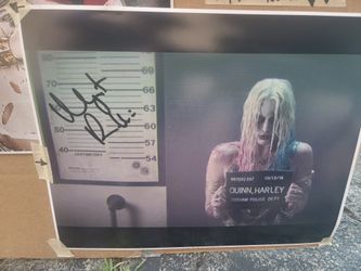 Margot Robbie Autograph