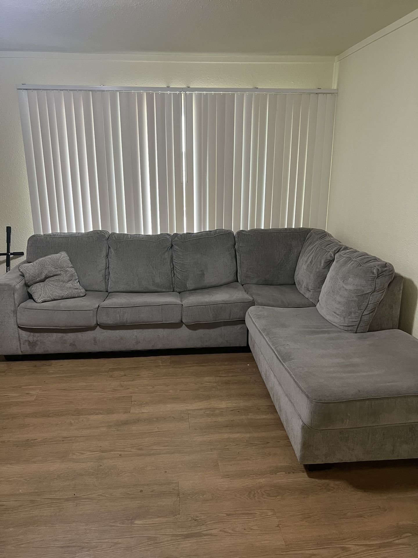 Sectional Couch (Grey)