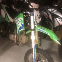 Apollo 125cc SemiAuto Dirtbike  