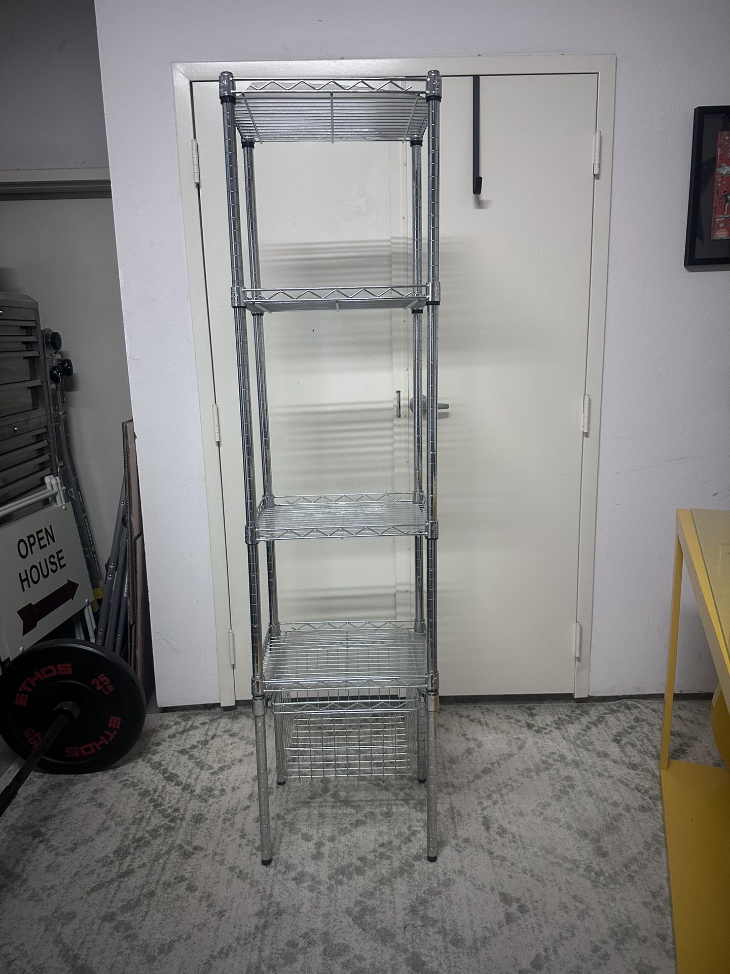 4 Shelves With A Pullout Drawer Metal