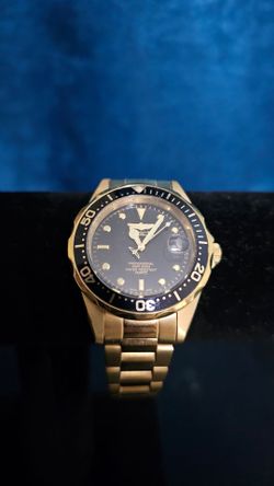 Invicta unisex gold watch