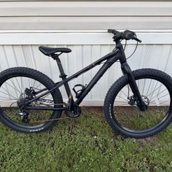 2021 Giant STP 24 MTB