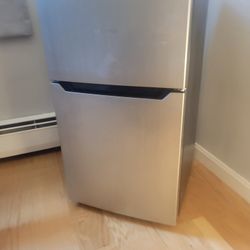 Mini Fridge You Pickup