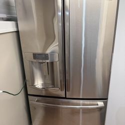 GE PROFILE Refrigerator