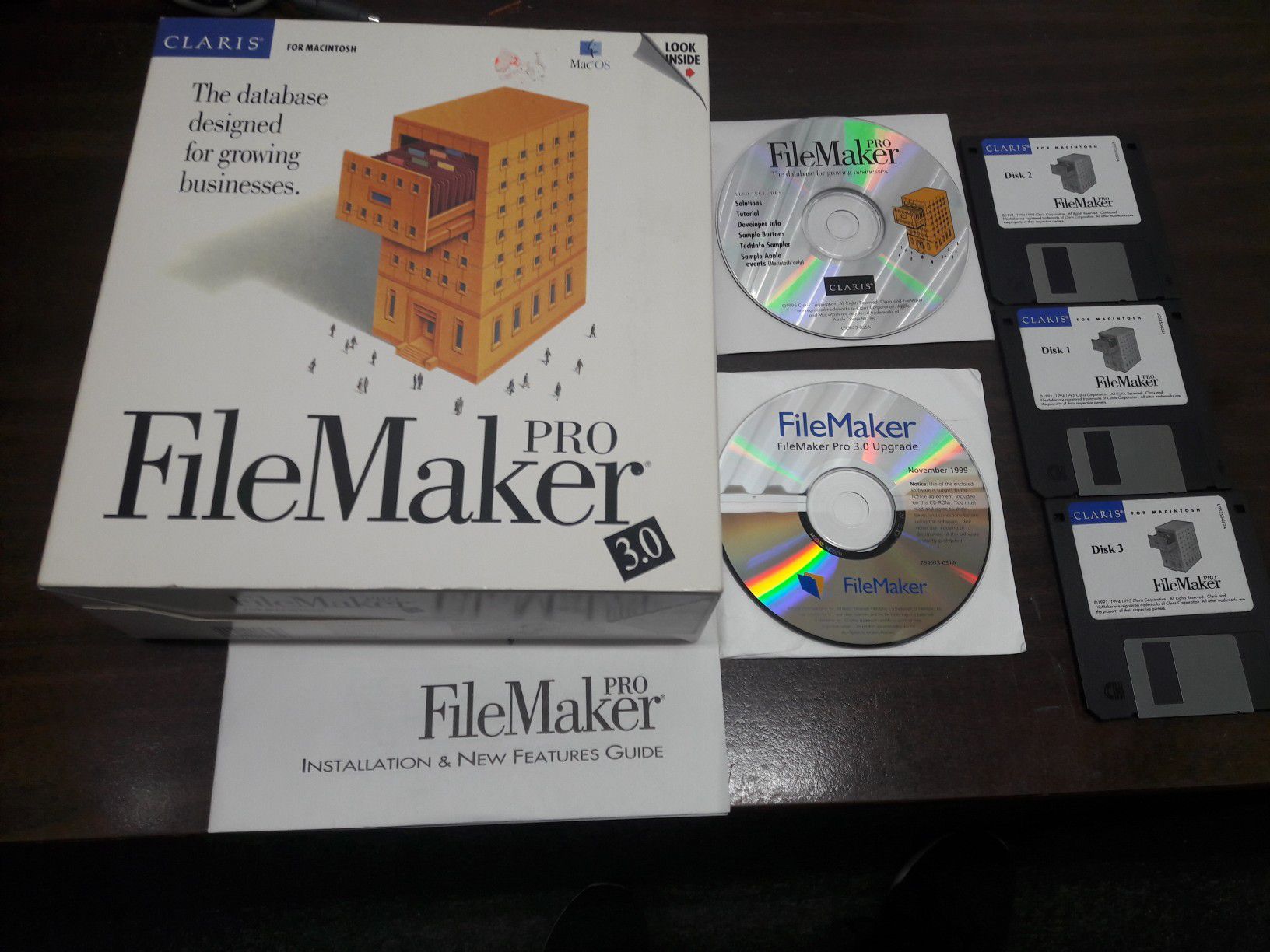 FileMaker Pro v 3.0 pack