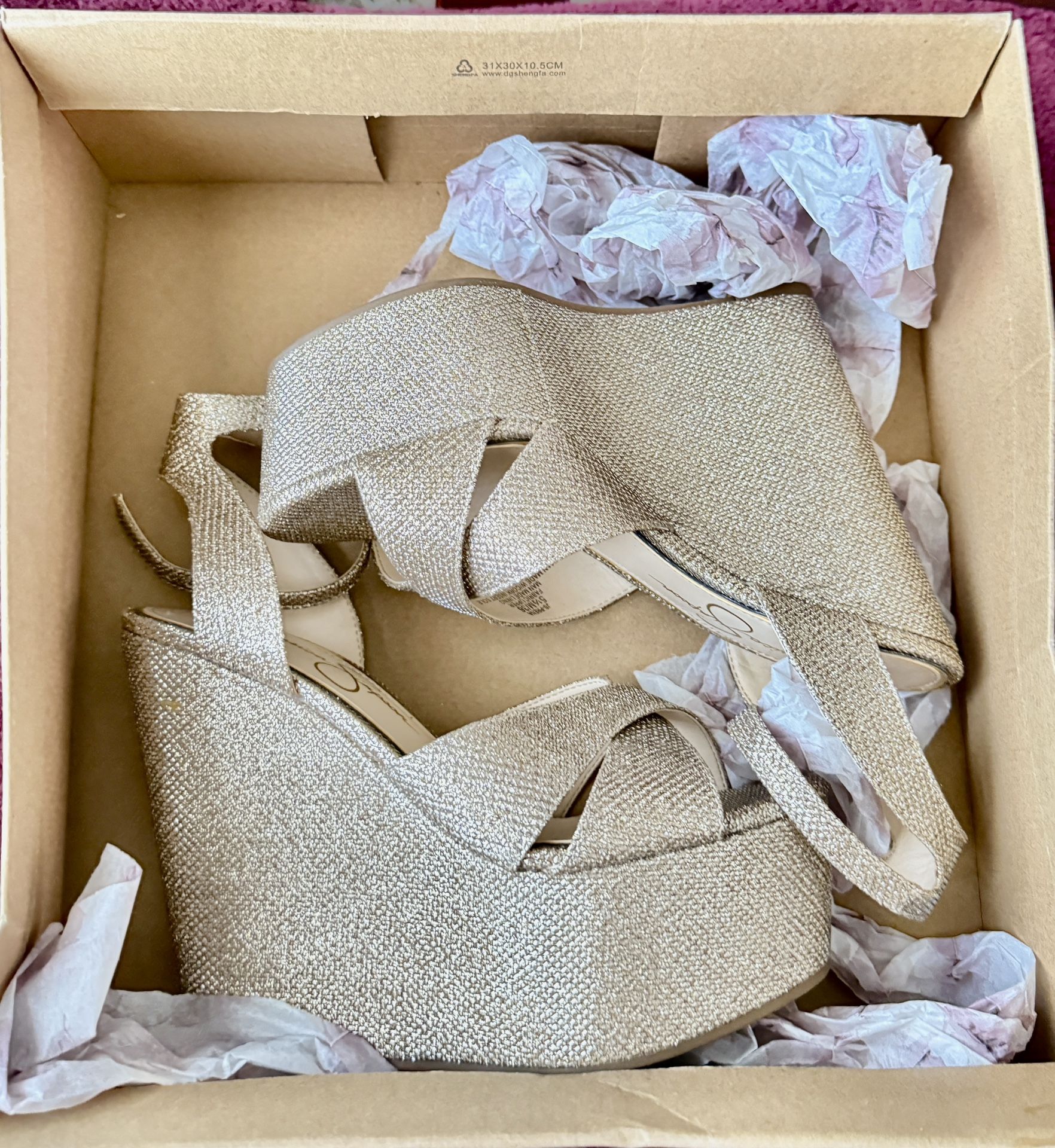 Jessica Simpson Flatform High Sandal size 5.5 M