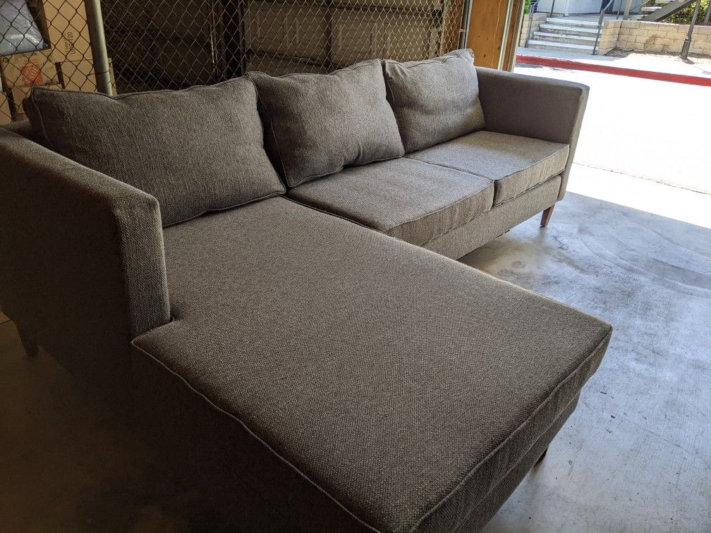 NEED SOLD TODAY! EXCELLENT LIKE NEW 2PC GRAY SECTIONAL