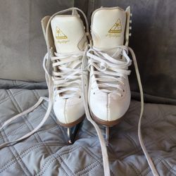 JACKSON MYSTIQUE ICE SKATES  Size 4 And 6