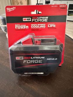 Milwaukee M18 12.0 Forge battery