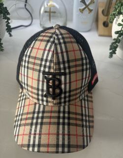 B trucker cap