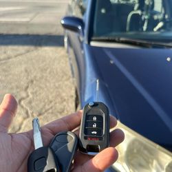 Car Keys / Llaves De Carro 