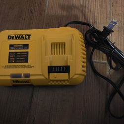 Dewalt 12 Amp Fast Charger 