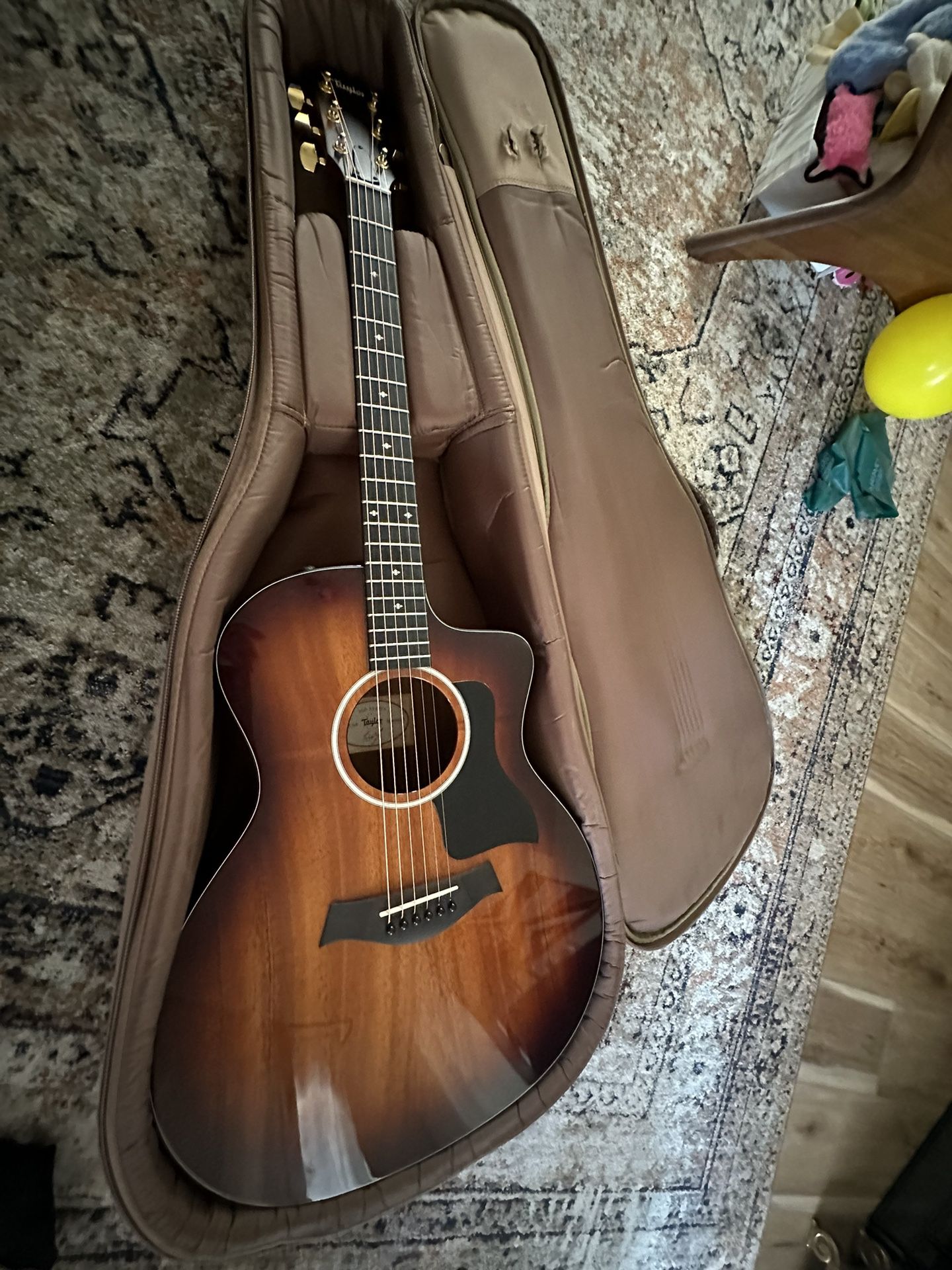 Taylor Acoustic Cutaway Guitar 224ce-K DLX Koa Wood Great Condition