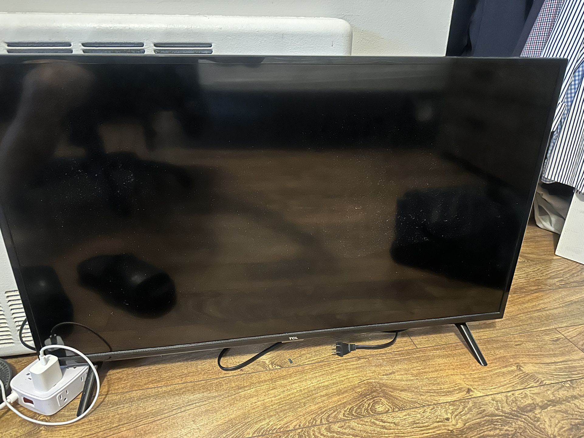TCL Tv 43” For Sale 100 Bucks