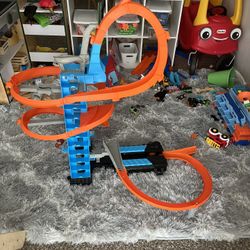 Hot Wheels Race Track