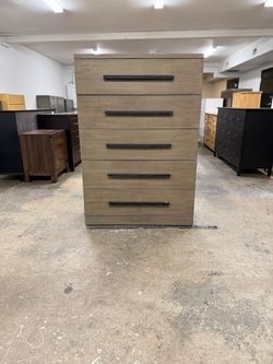 2 Available - $150 Each - 5 Drawer Dresser Chest