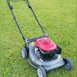 Honda Self Propelled Lawn Mower $240 Firm
