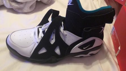 Nike Air Unlimited Size 13 Very Gently worn. Black white deep