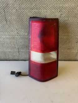 03-19 Chevy Express Tail Light