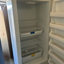 Frigidaire Deep Freezer Stand-Up