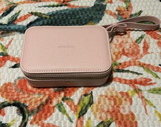 Pandora Wristlet Jewelry Box